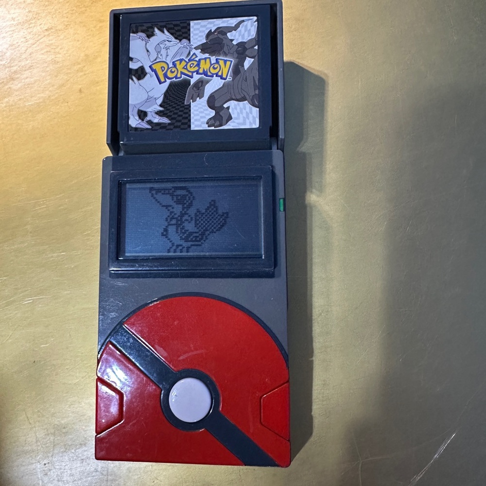 Pokémon Pokedox Electronic Black & White Talking Handheld Game 2011 WORKS! - Picture 10 of 16